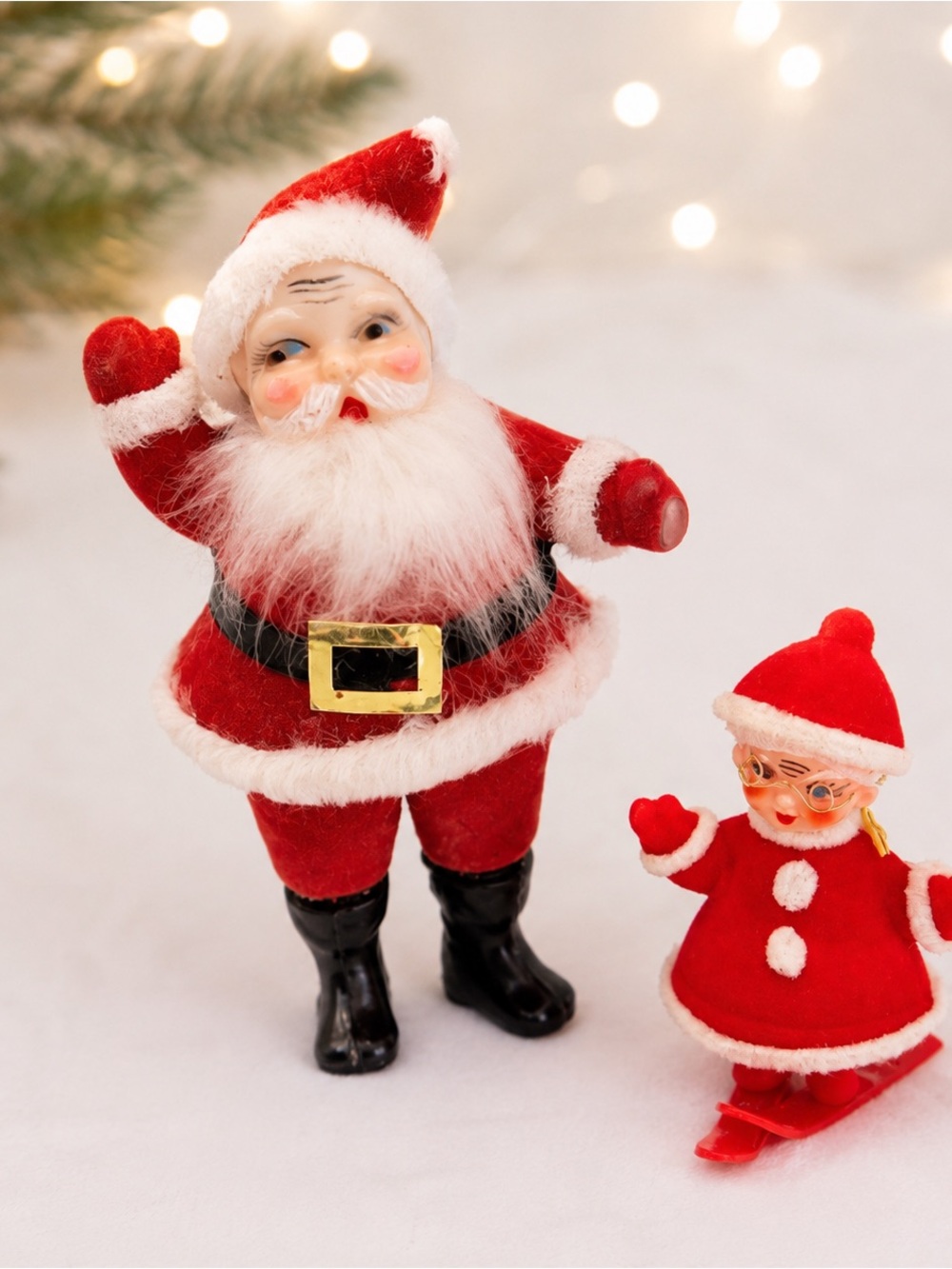 Vintage Christmas Flocked Santa Clause &‎ Mrs. Clause Plastic Figurines Set of 2